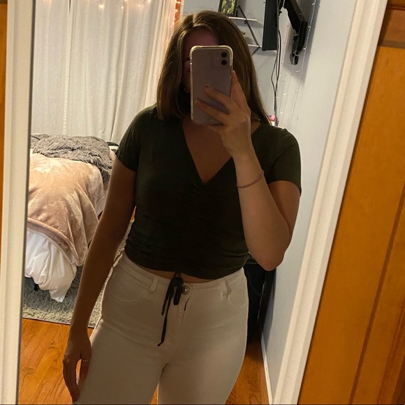 olive green v neck - Picture 5 of 5